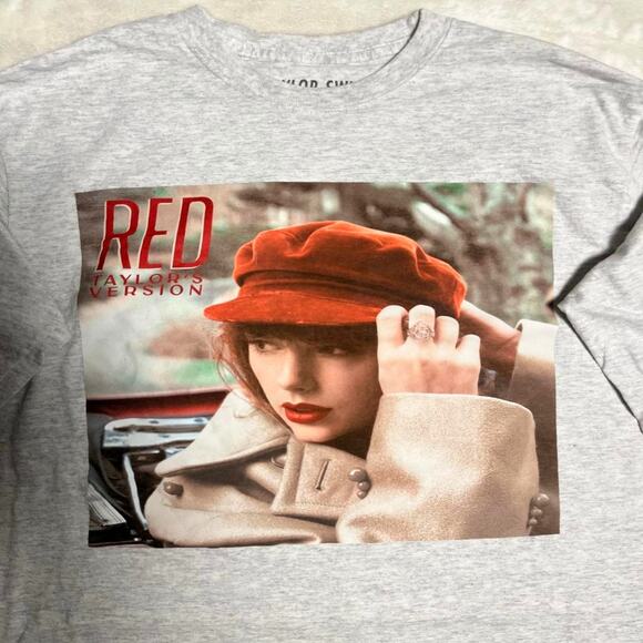 Taylor Swift Red Long Sleeve T-Shirt Size M Heathered Gray Swiftie Eras Chiefs - Picture 2 of 7